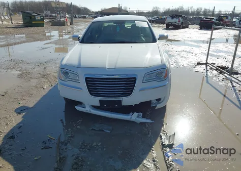 2014 Chrysler 300C Awd z USA, uszkodzony, nr VIN 2C3CCAKG9EH157957